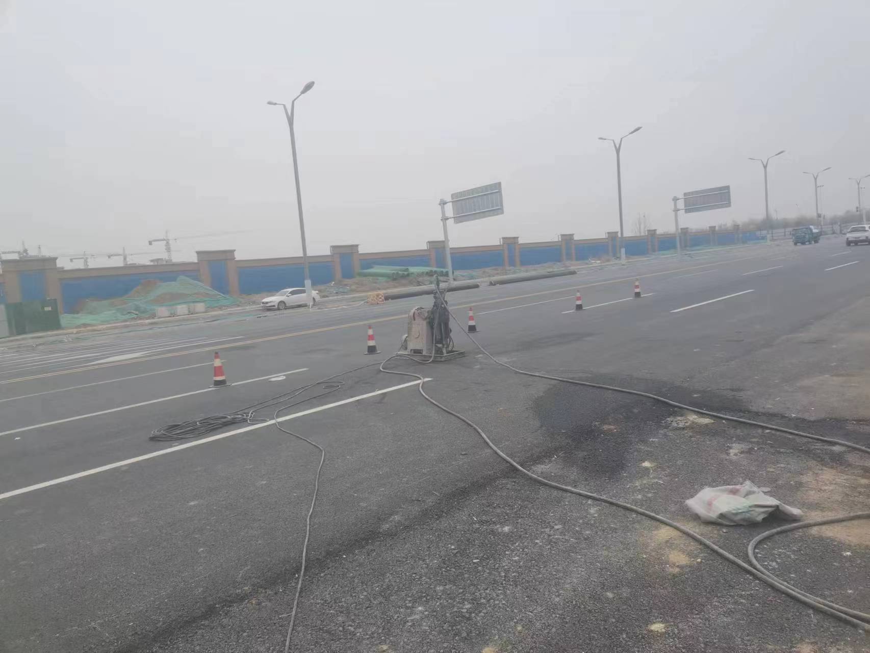 若尔盖马路注浆