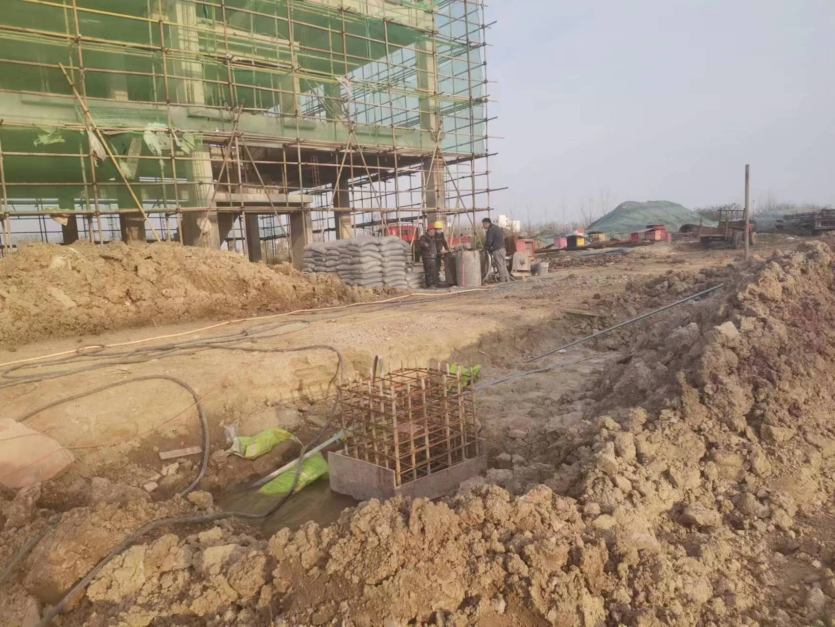 若尔盖当桥梁出现裂缝的时候应该及时加固修补